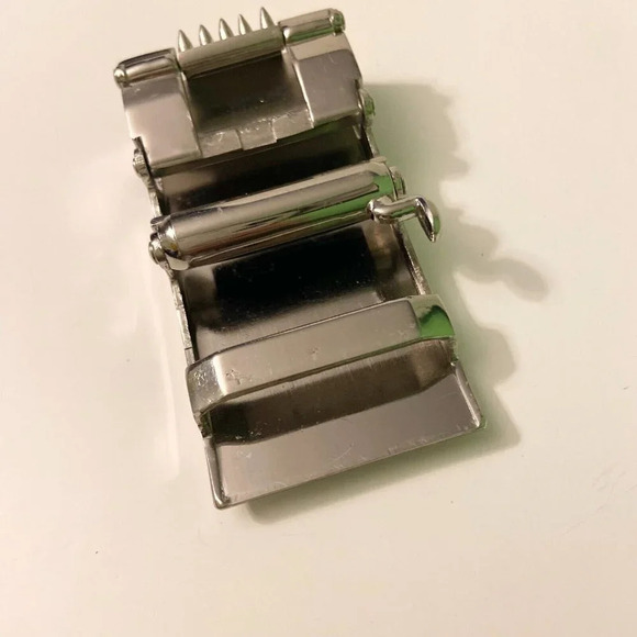 Metal Belt Buckle Silver Jigsaw Pattern 2.25 in x 1.5  in - Picture 10 of 11